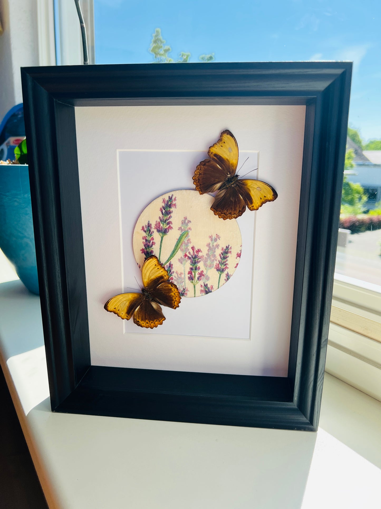 Cymothoe Haynac met bloemenprint in lijst