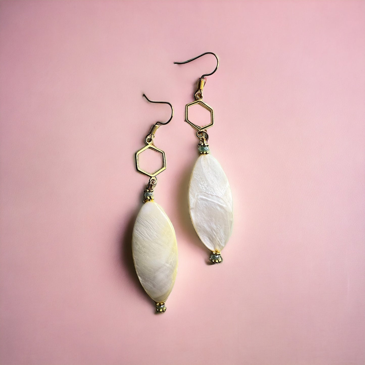 Goud beige oorbellen