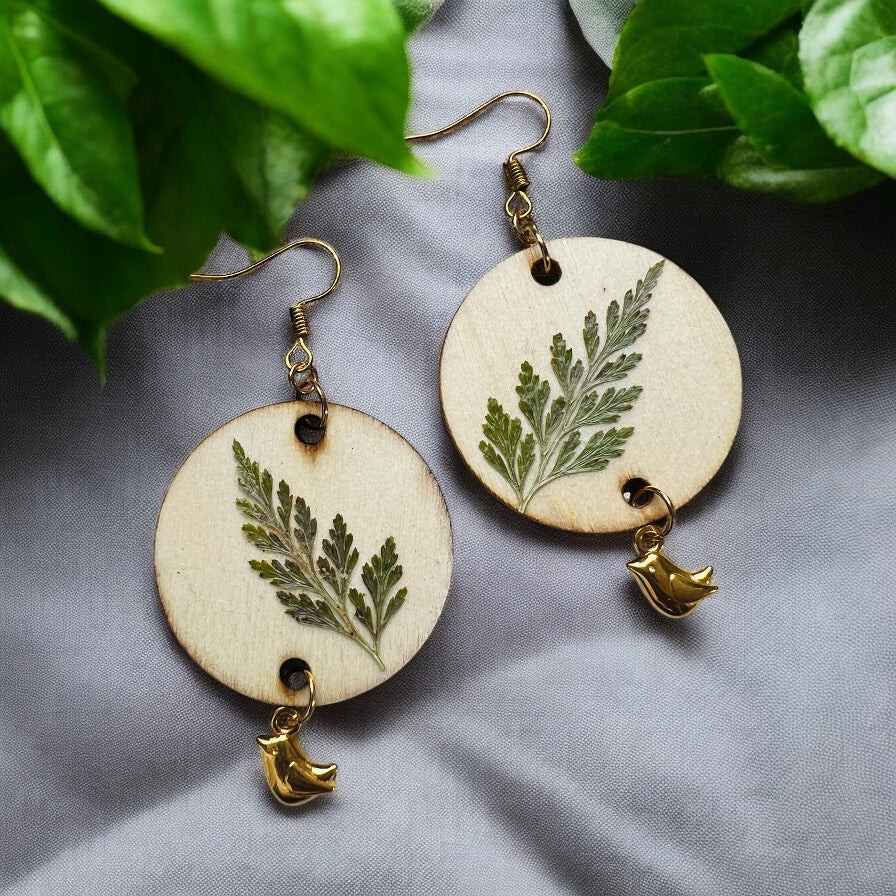 Droogplant vogel gouden oorbellen