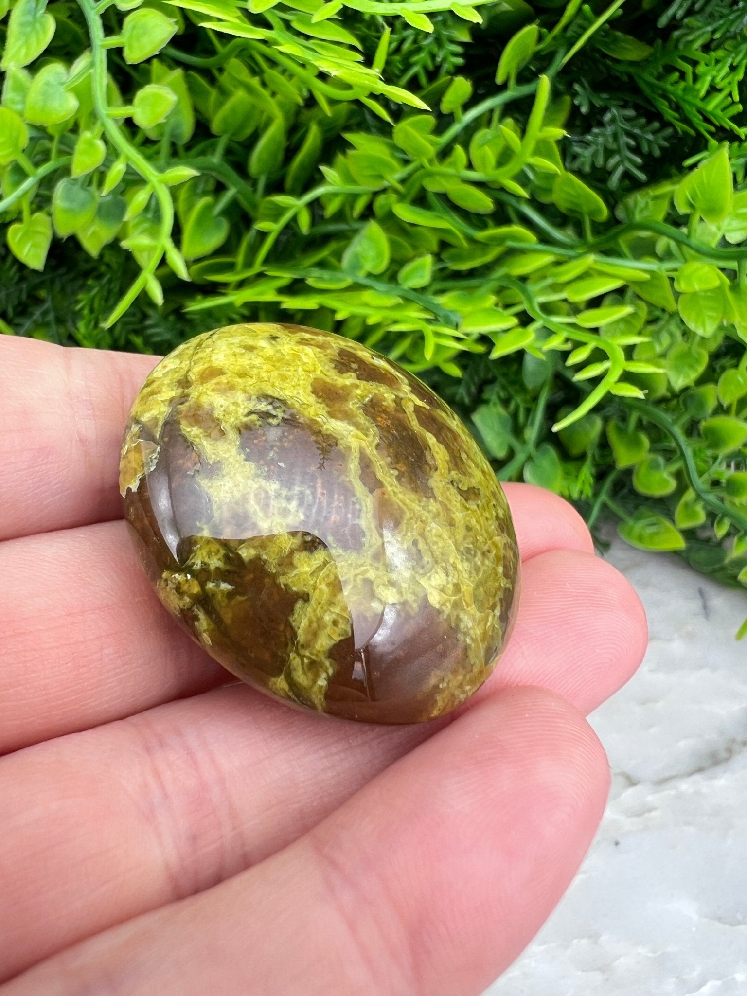 Grüner Opal als Kuschelstein (4 cm) von KEY LIME STORE