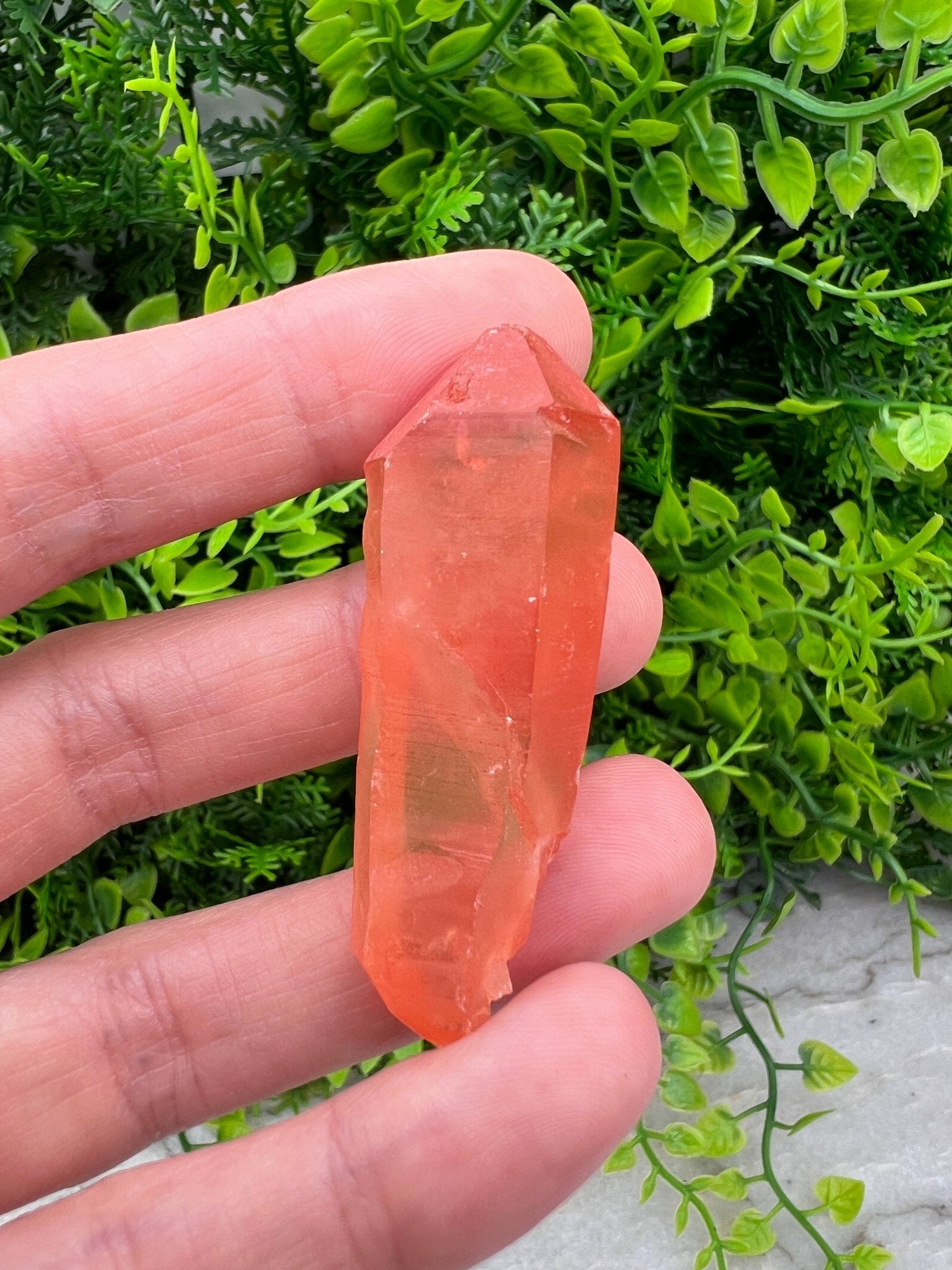 Red Healer (Hämatitquarz)-Cluster (5 cm) von KEY LIME STORE