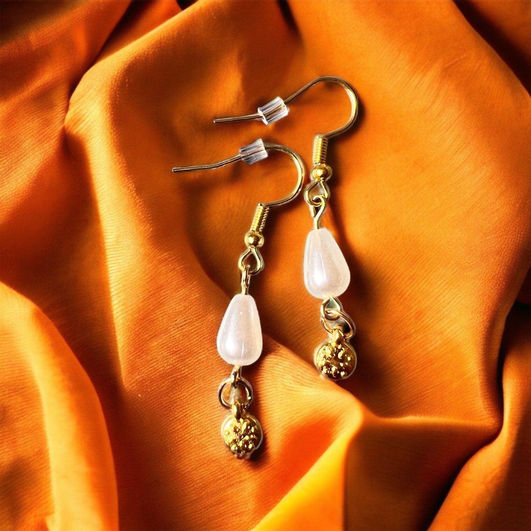 Goldene Perlenohrringe – Länge 4,5 cm