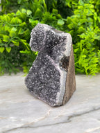 Amethist cluster cut base
