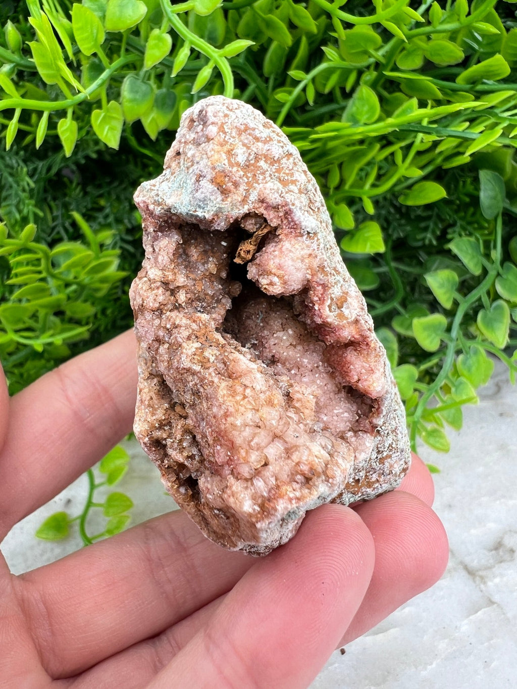 Rosa Amethyst-Cluster (7 cm) von KEY LIME STORE