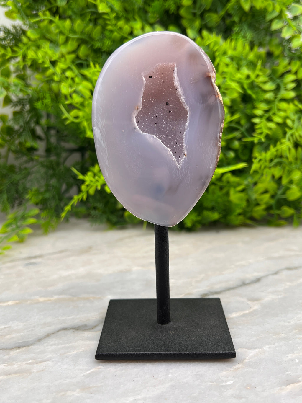 Agaat geode op standaard (14 cm)