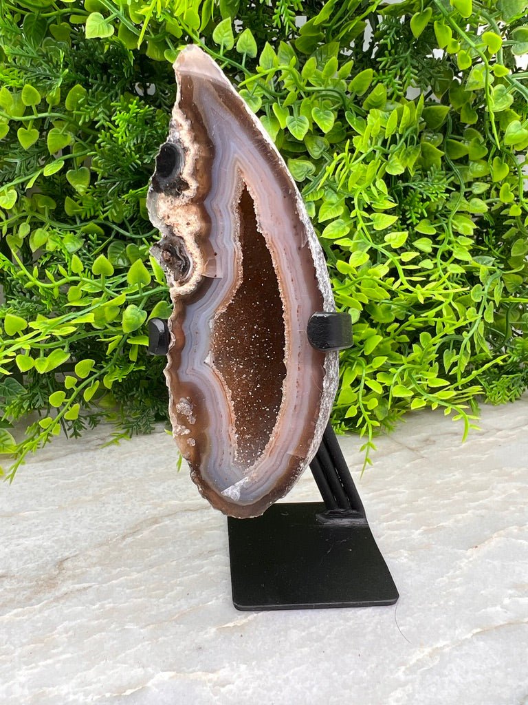 Agaat geode op standaard by KEY LIME STORE