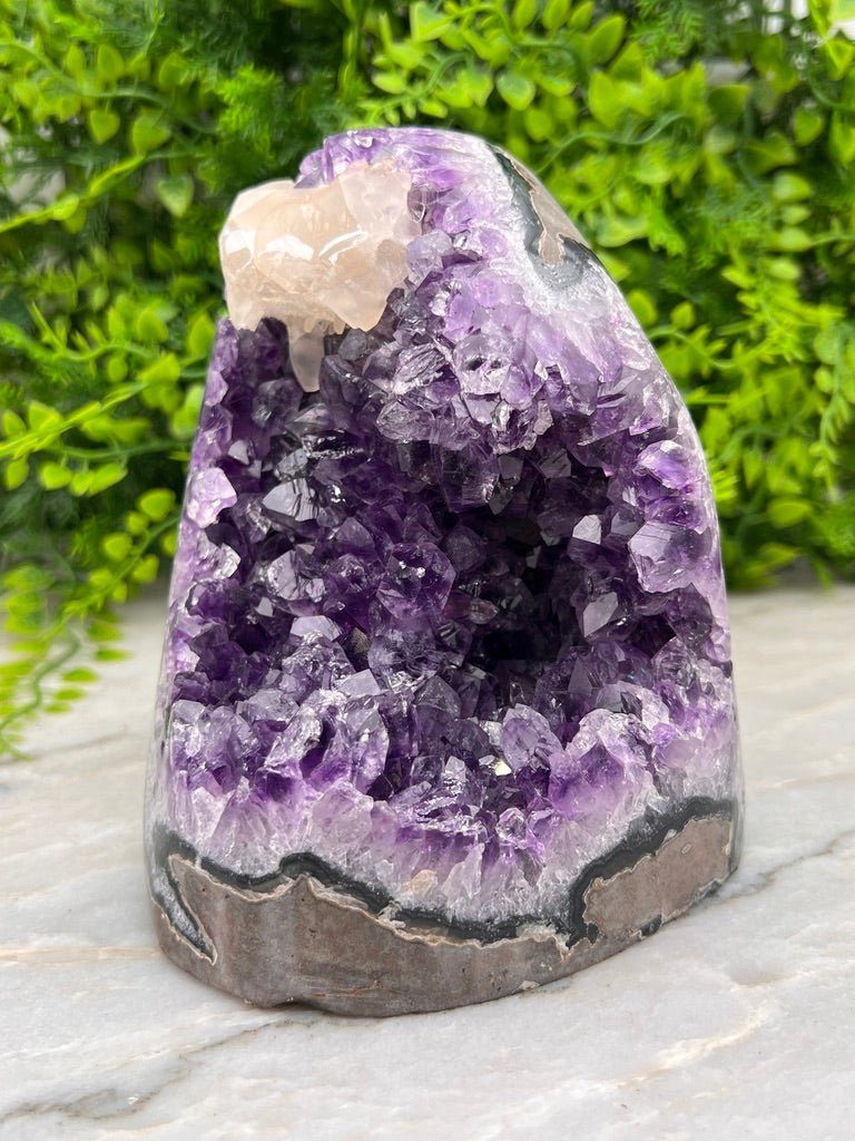 Amethist met Calciet by KEY LIME STORE