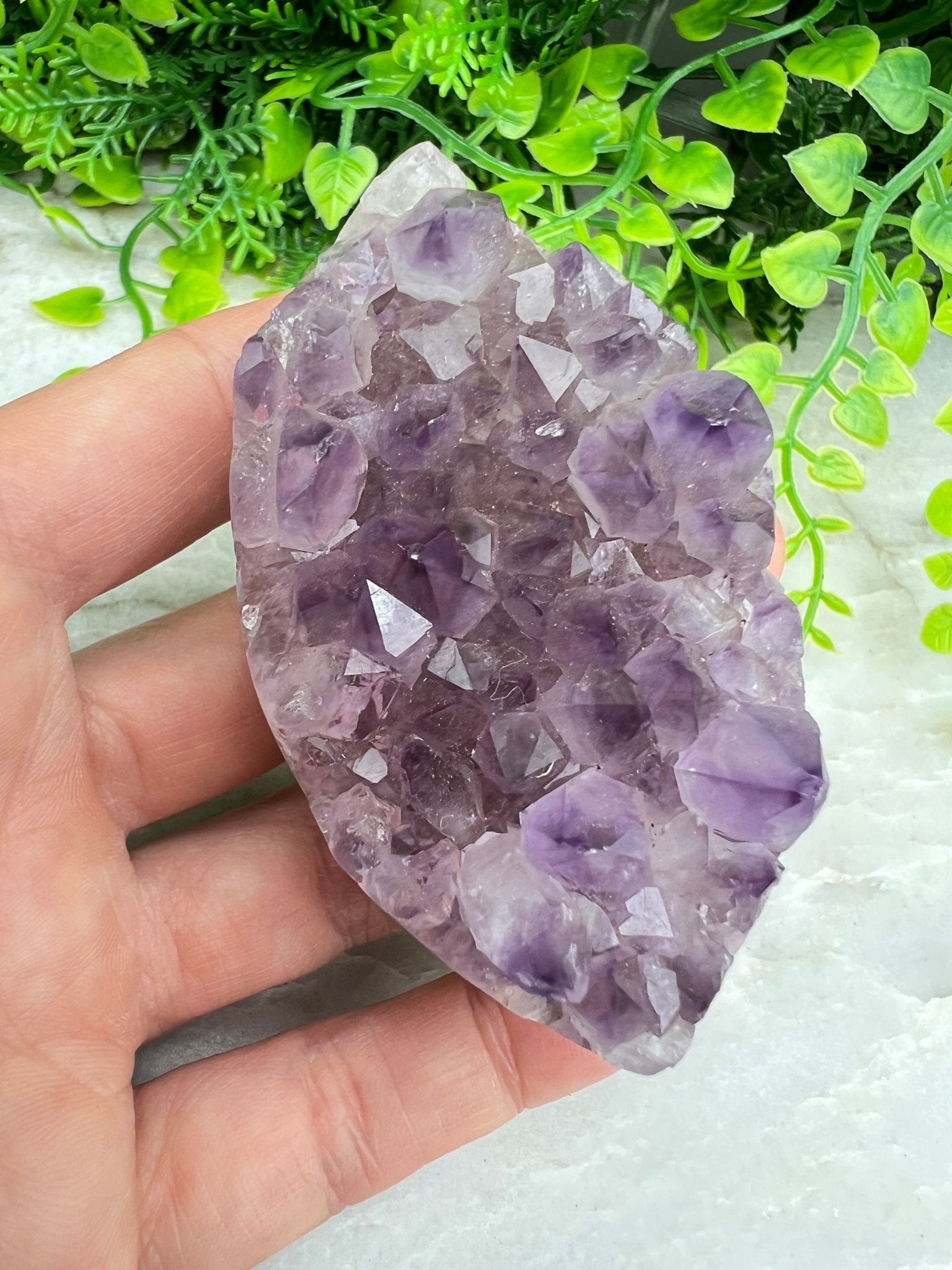 Rundum polierter Amethyst in Ellipsenform (6 cm) von KEY LIME STORE