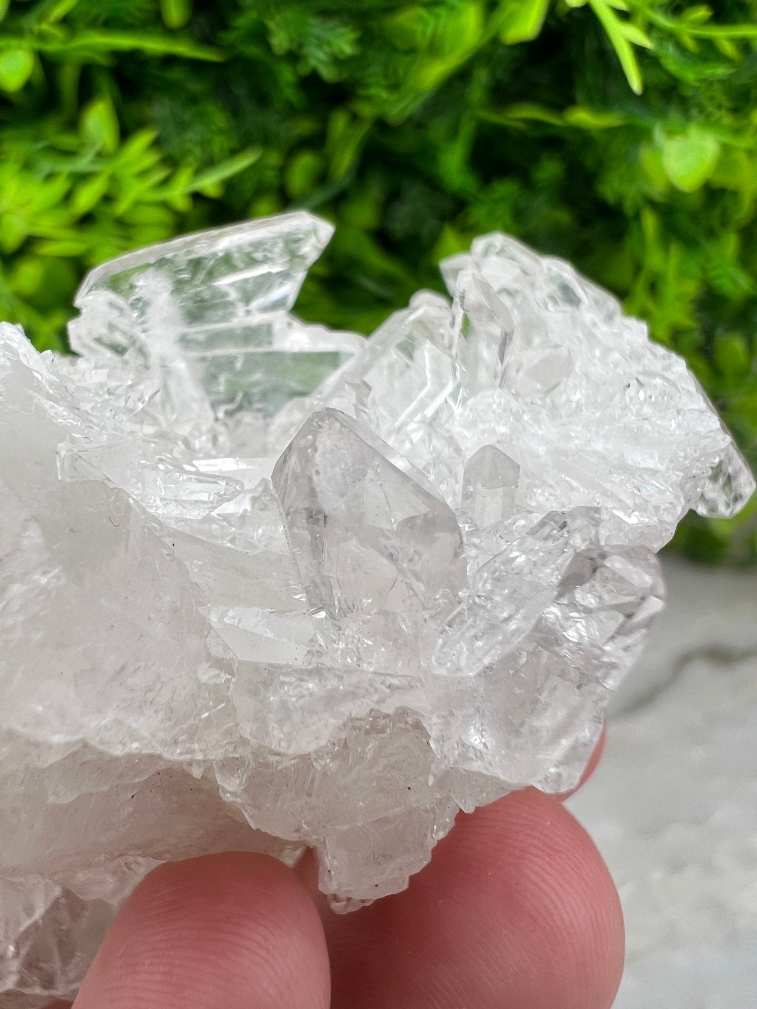Bergkristal cluster met prachtige kristallen (8 cm) by KEY LIME STORE