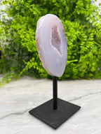Agaat geode op standaard (14 cm)
