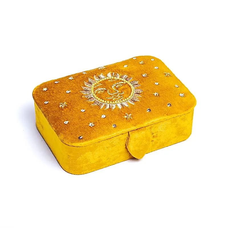 Fluwelen tarotdoos geel met zon (11x15,5x5 cm)