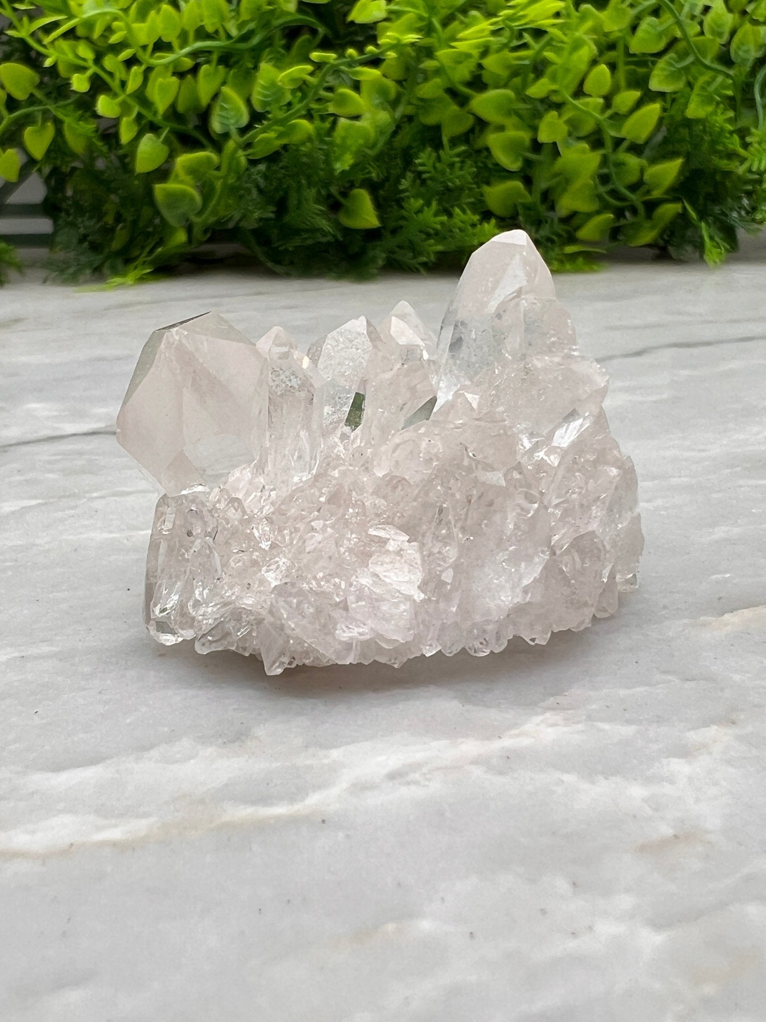 Zeer helder Bergkristal cluster (5 cm) by KEY LIME STORE