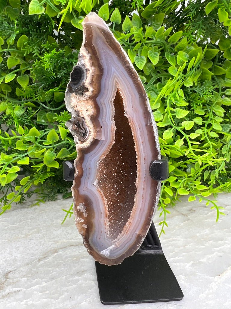 Agaat geode op standaard by KEY LIME STORE