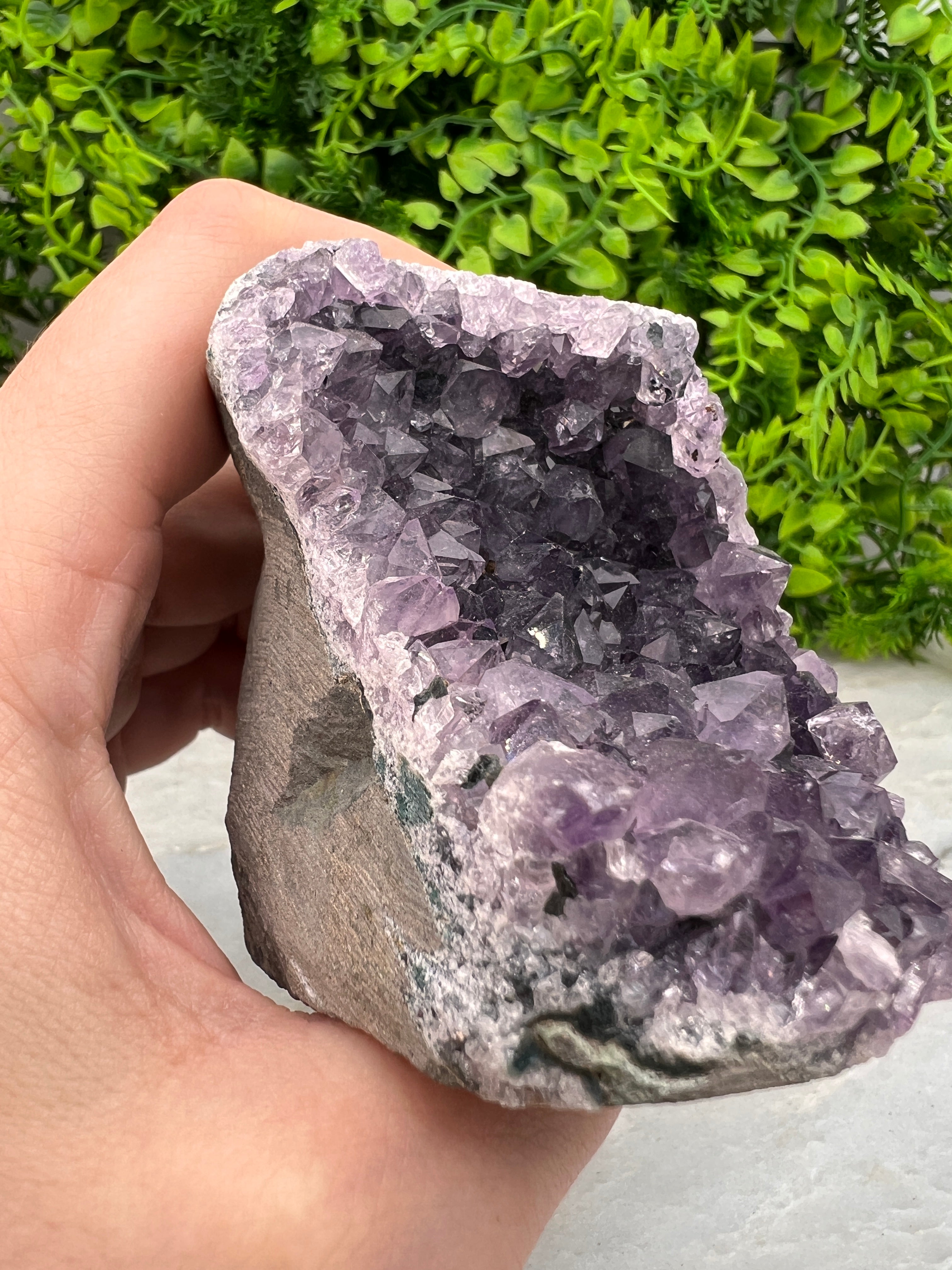 Amethist cluster cut base