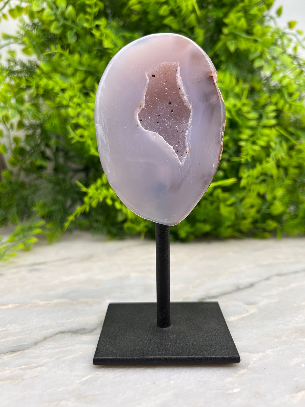 Agaat geode op standaard (14 cm)