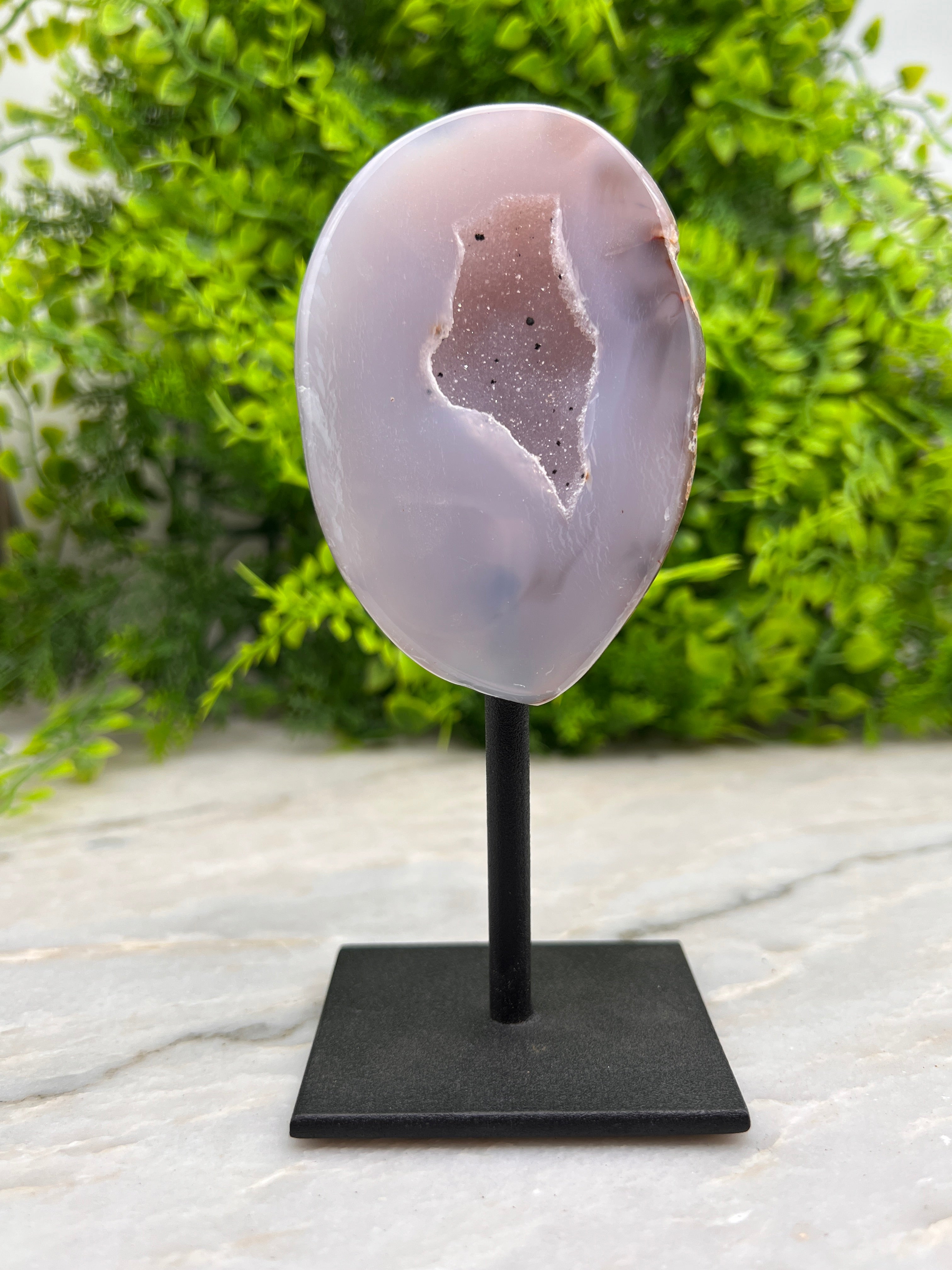 Agaat geode op standaard (14 cm)