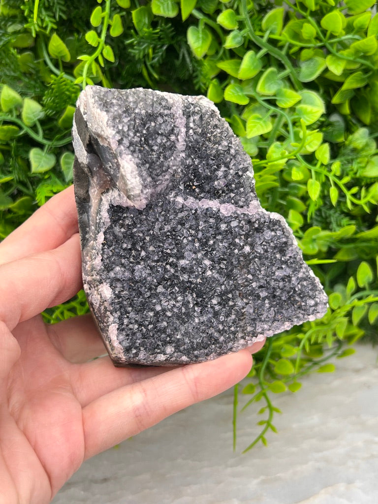 Amethist cluster cut base