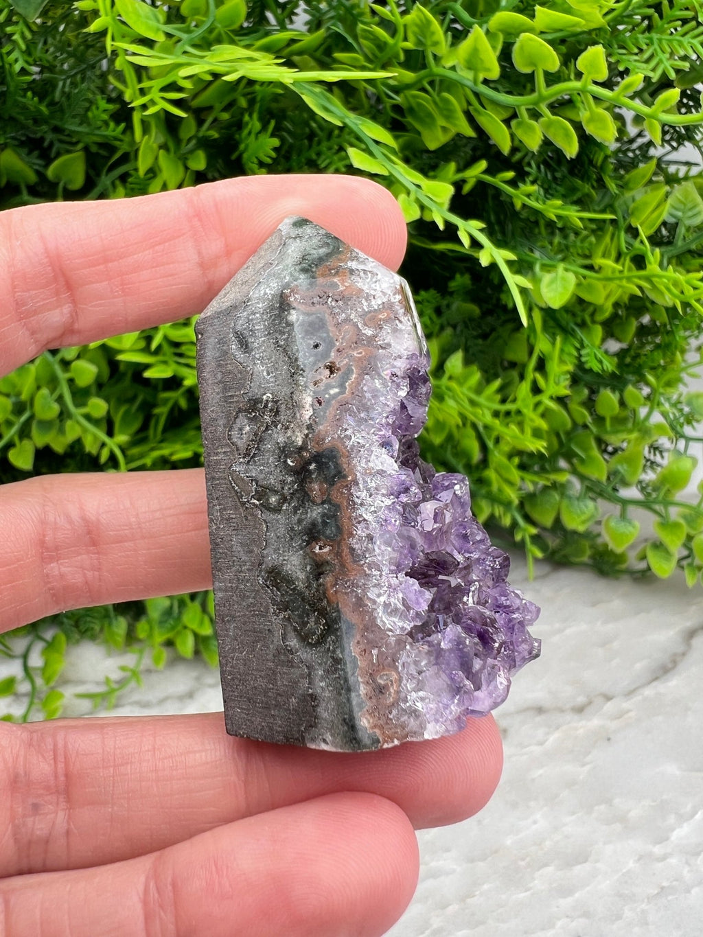 Amethyst-Cluster-Turm (5 cm) von KEY LIME STORE