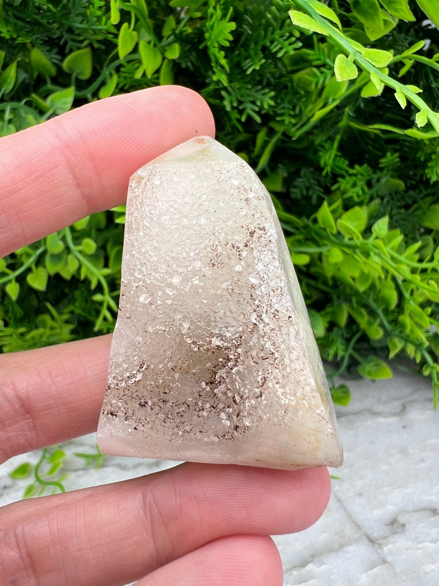 Amethyst-Cluster-Turm (4 cm) von KEY LIME STORE