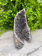 Amethist cluster cut base