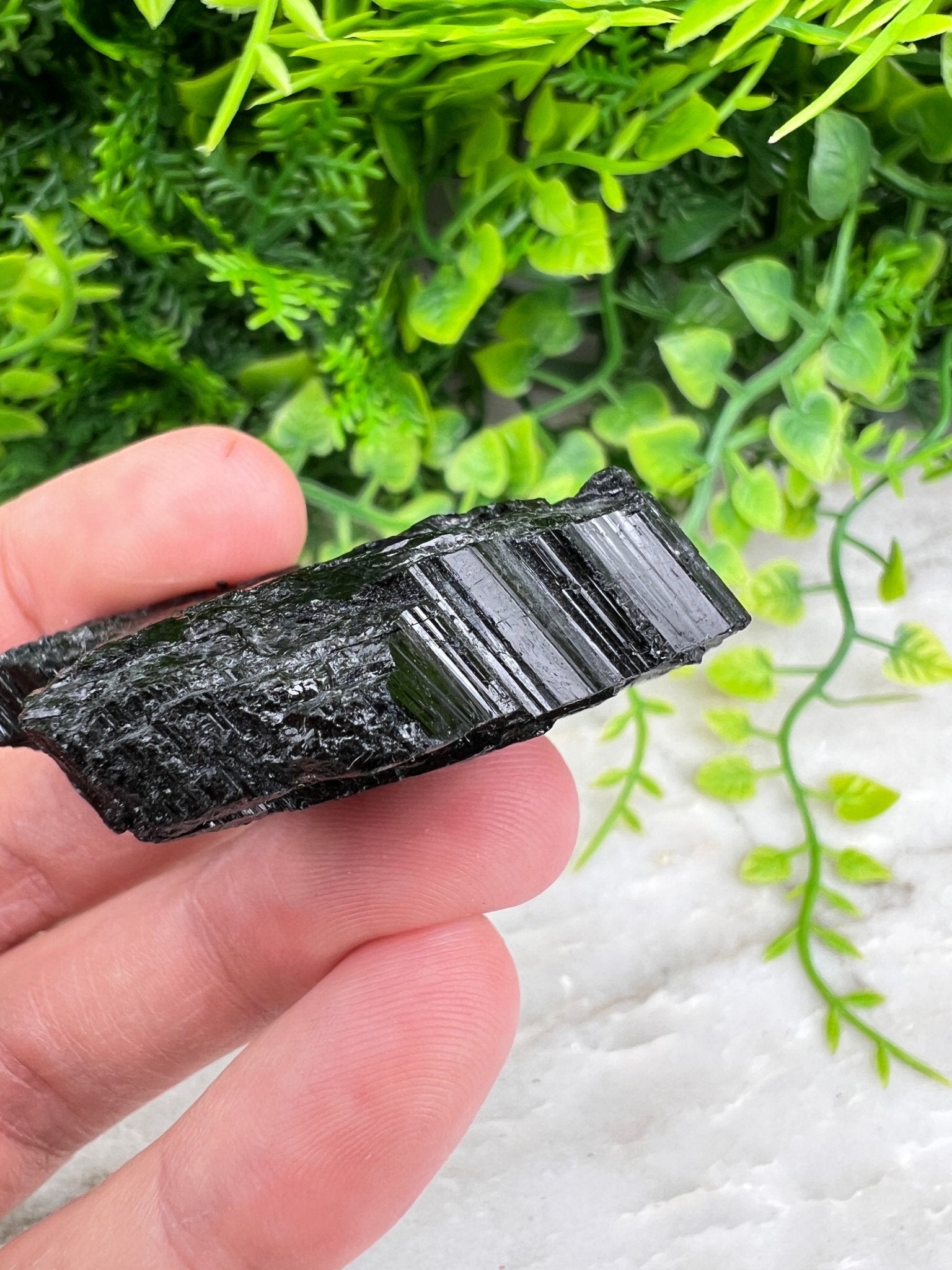 Tourmaline noire brute (5 cm) par KEY LIME STORE