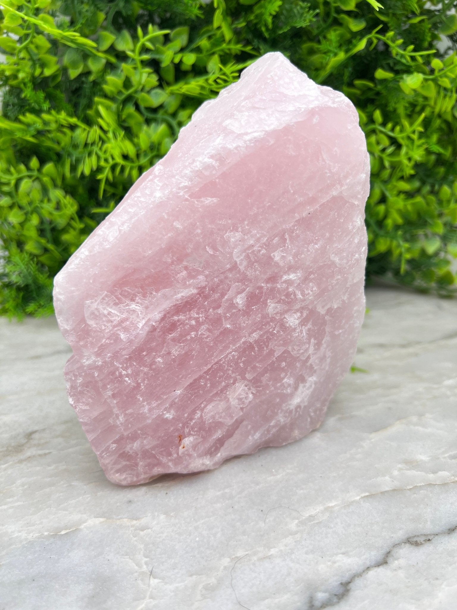 Rozenkwarts ruw cut base (1.245 kg) by KEY LIME STORE
