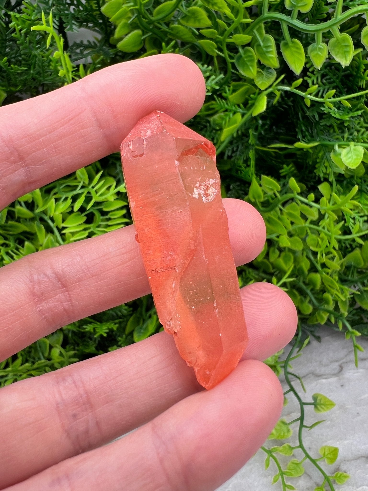 Red Healer (Hämatitquarz)-Cluster (5 cm) von KEY LIME STORE