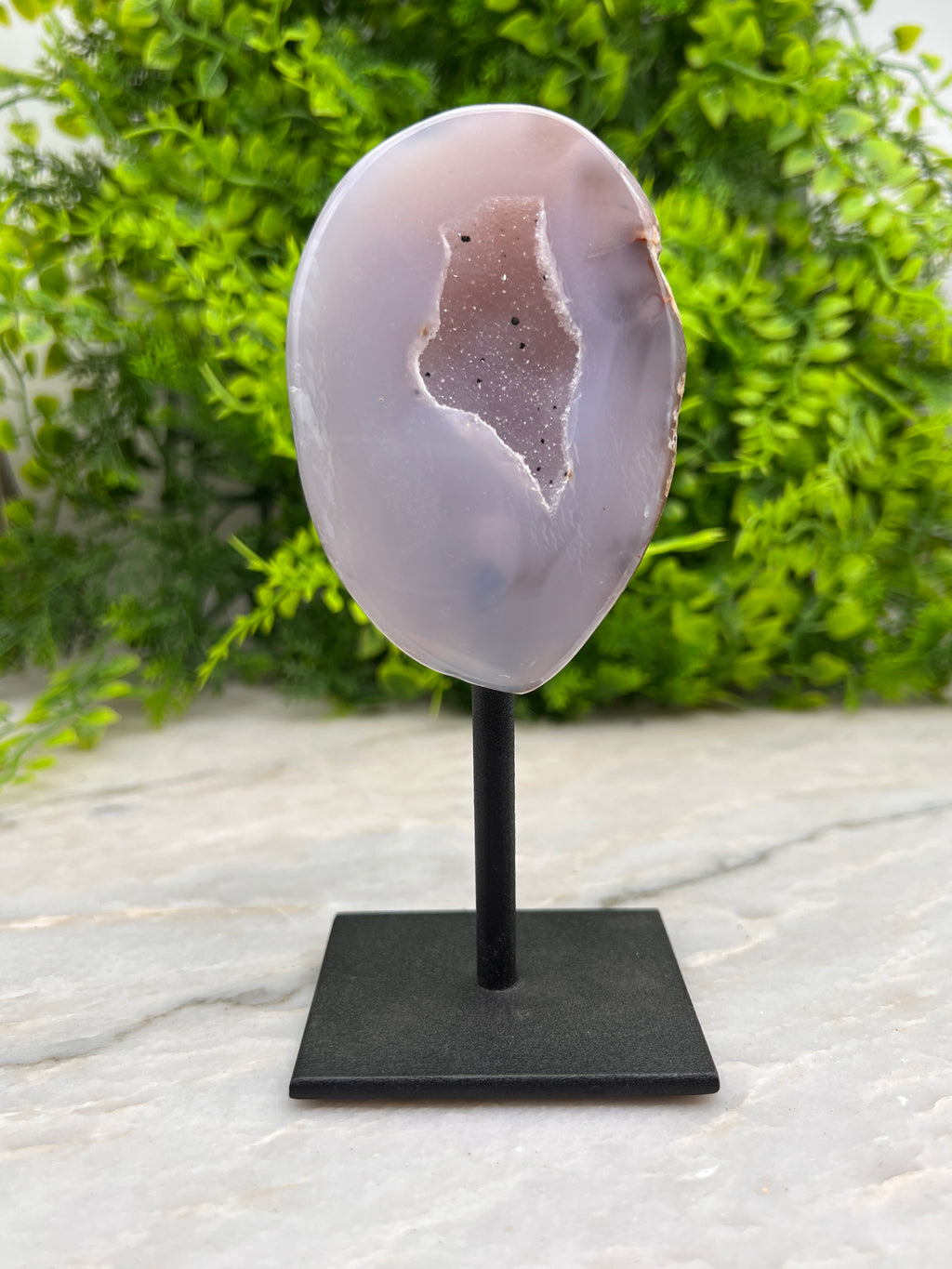 Agaat geode op standaard (14 cm)