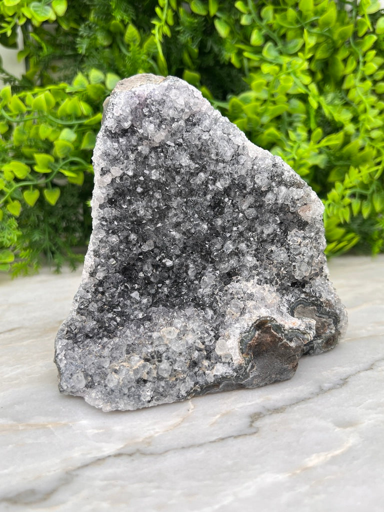 Amethist cluster cut base