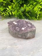 Amethist met Calciet balletjes ellips by KEY LIME STORE