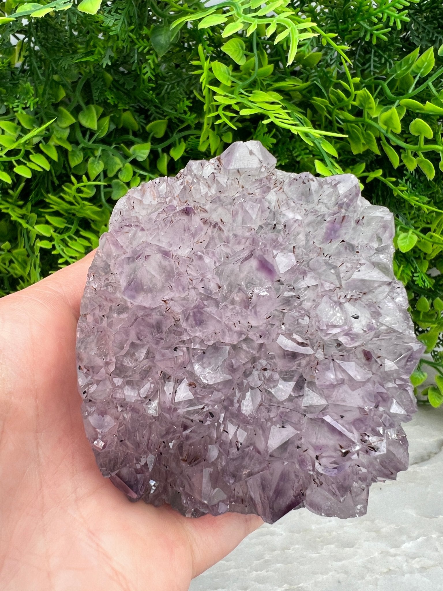 Amethyst mit Achat-Sockel (9 cm) von KEY LIME STORE