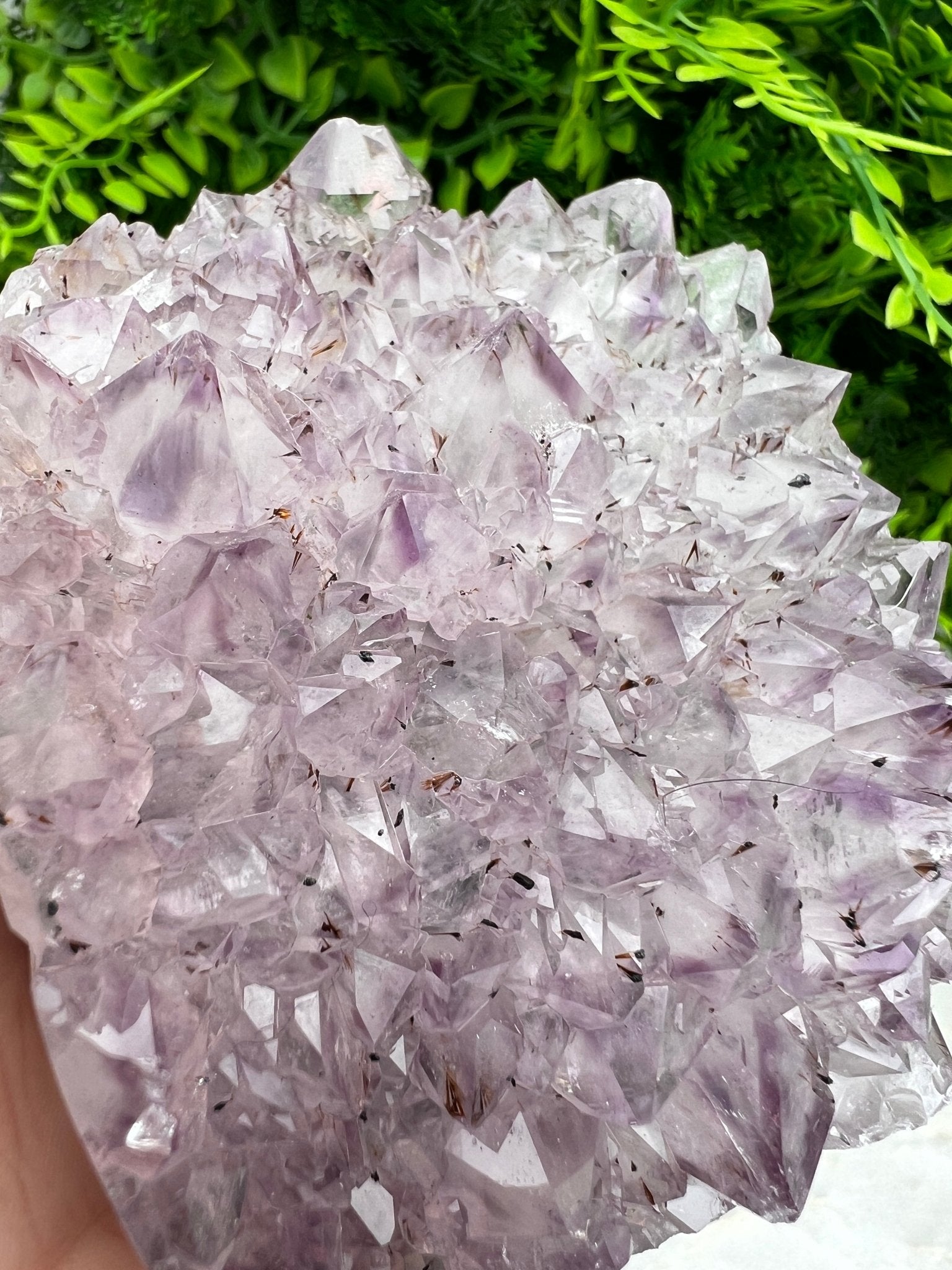 Amethyst mit Achat-Sockel (9 cm) von KEY LIME STORE