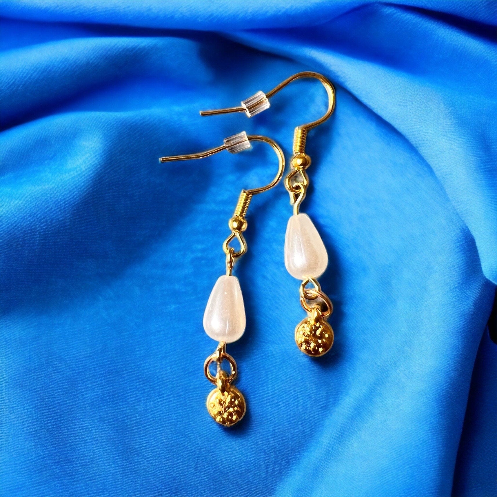 Goldene Perlenohrringe – Länge 4,5 cm