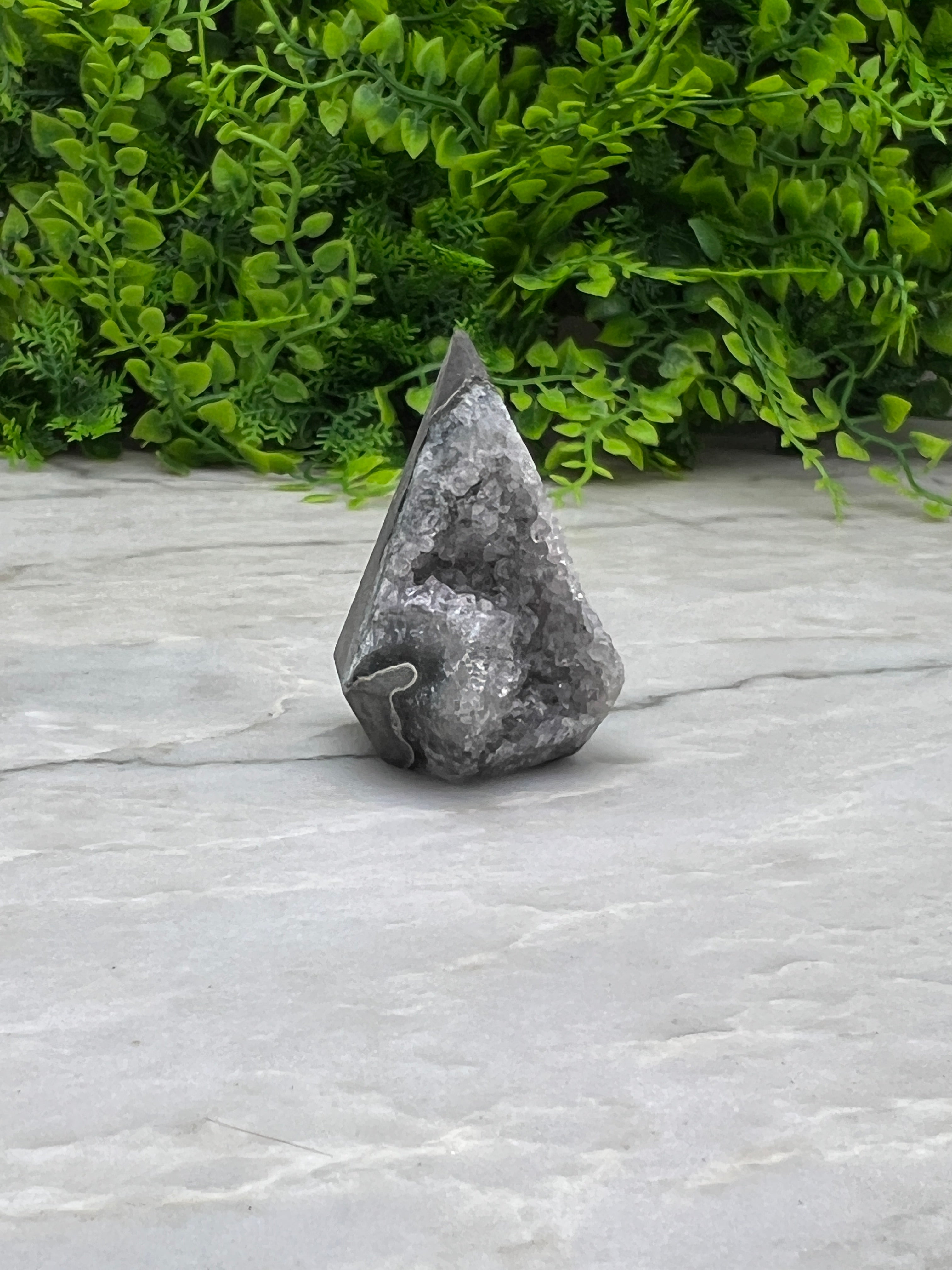 Grijze Amethist diamantvorm cut base