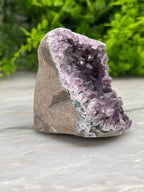 Amethist cluster cut base