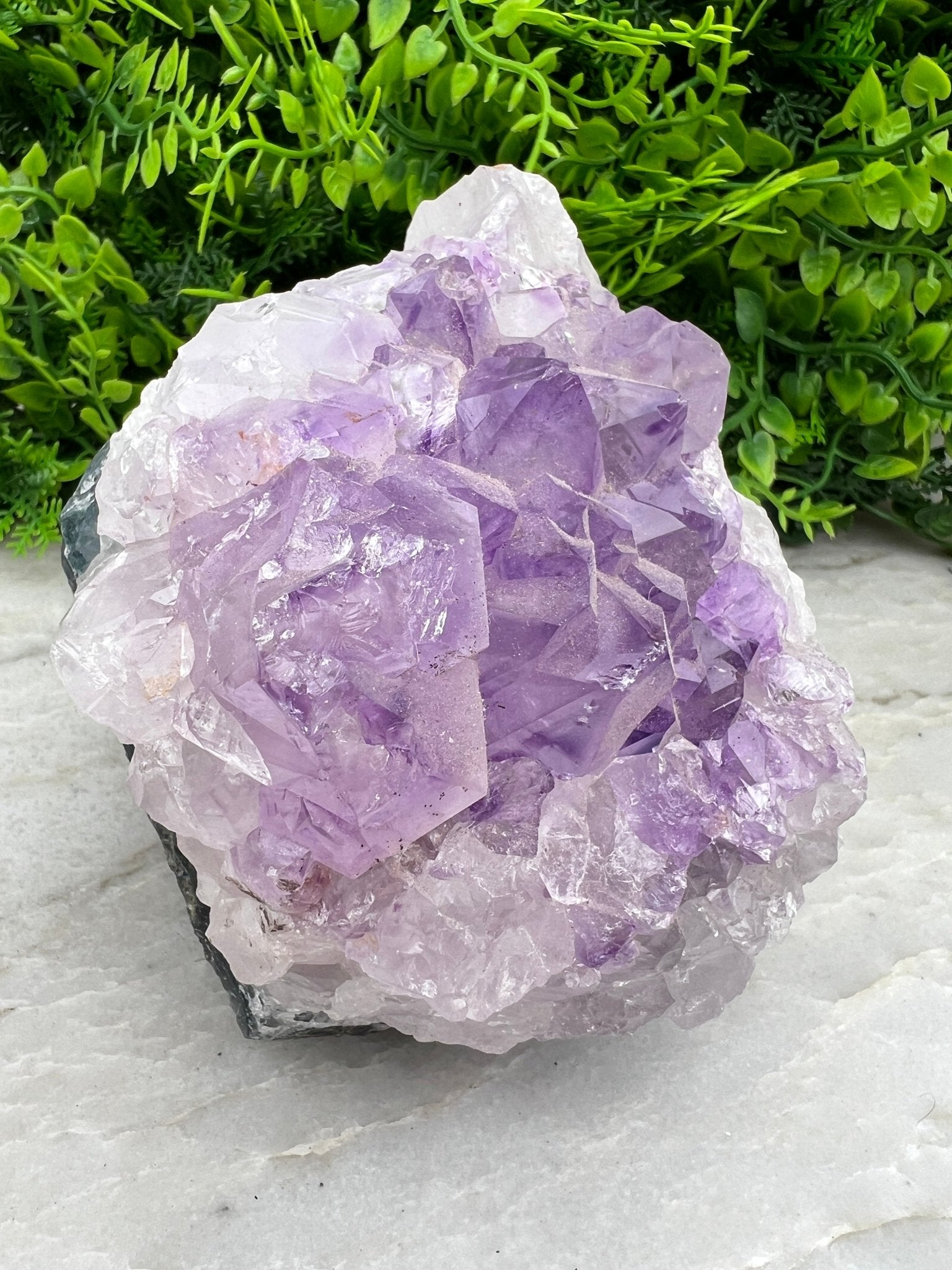 Amethist cluster (1.484 kg) by KEY LIME STORE