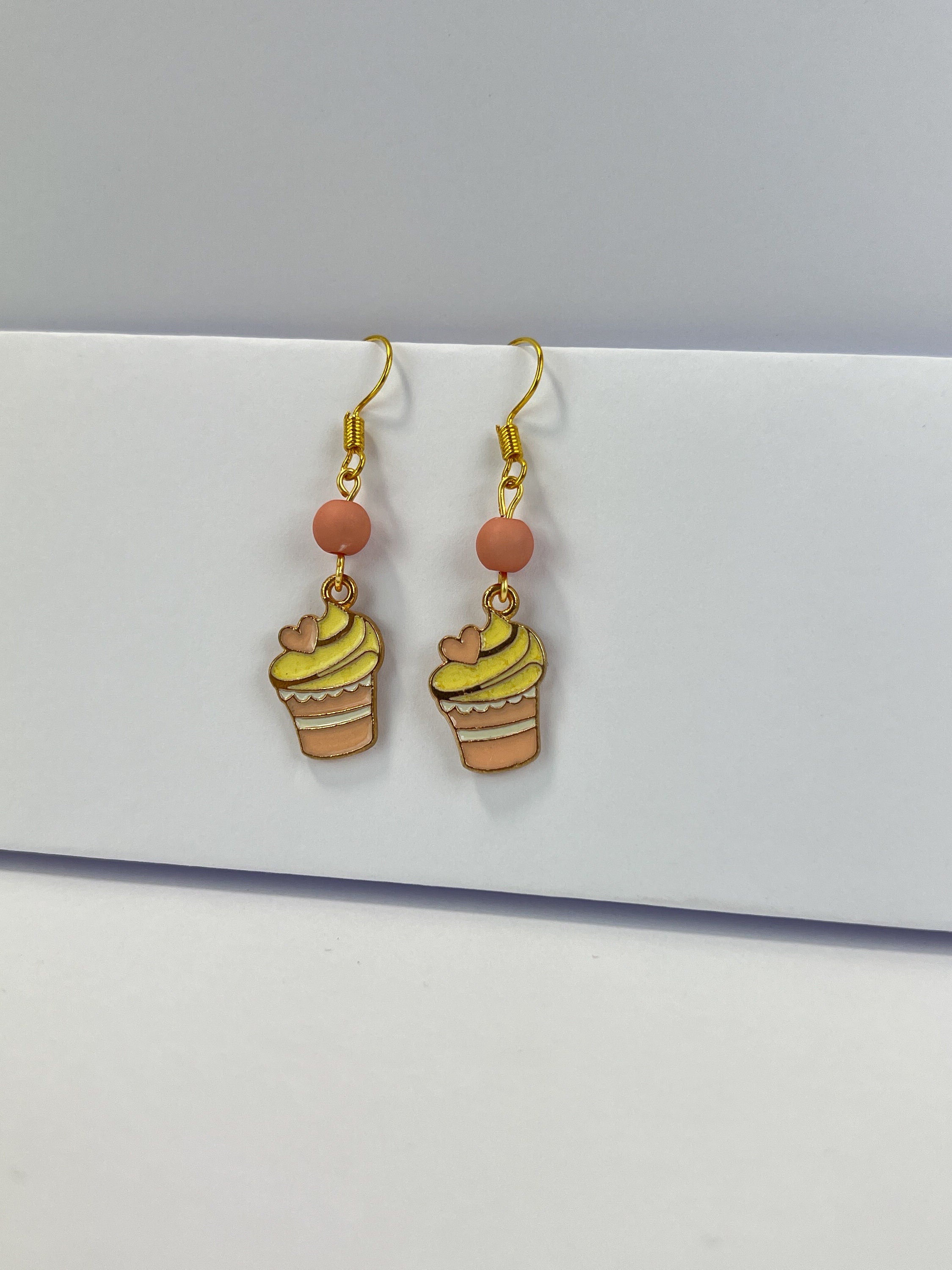 Cupcake oorbellen - lengte 4 cm