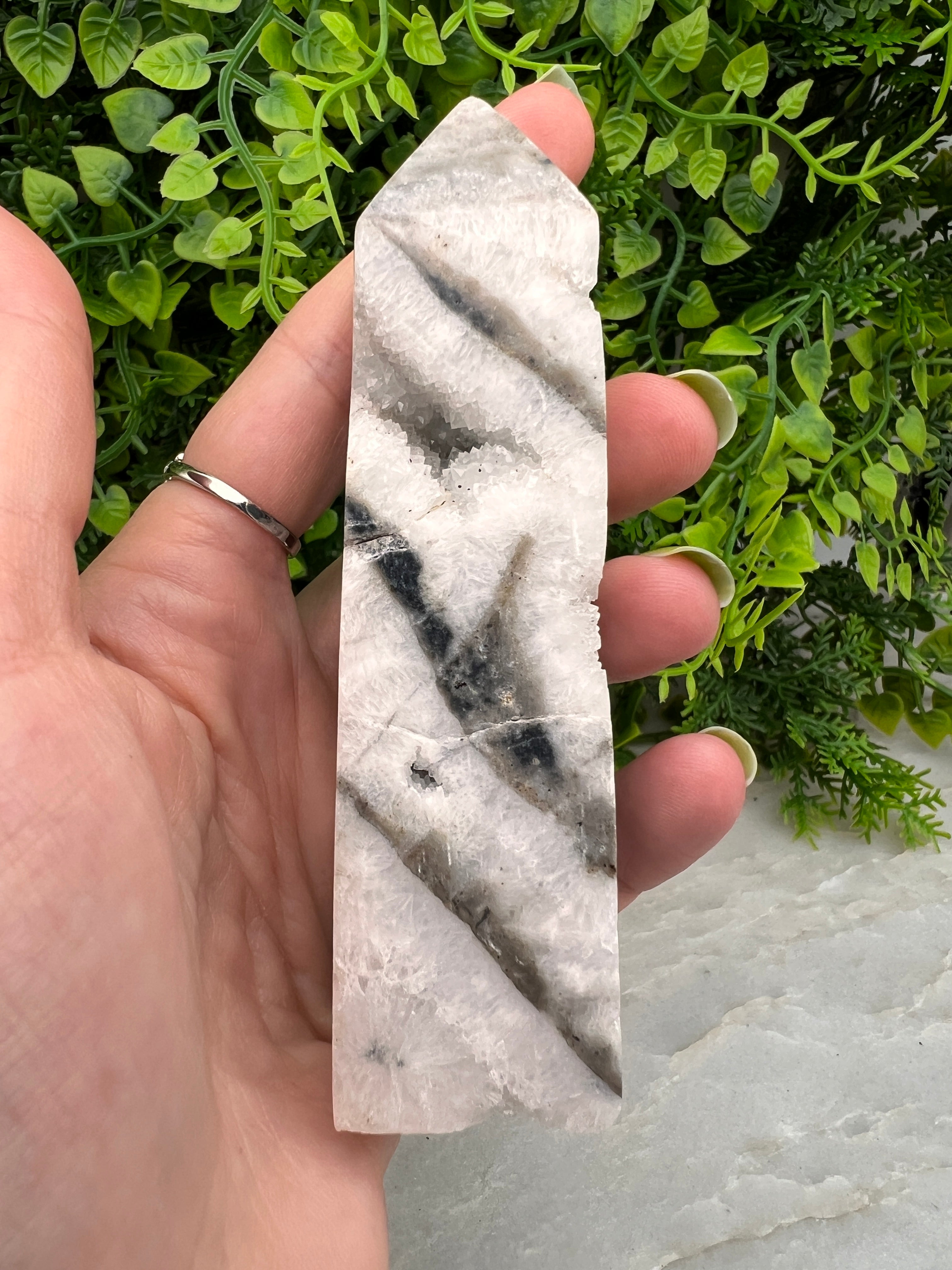 Druzen-Zebra-Jaspis-Turm (10,5 cm / 173 g)