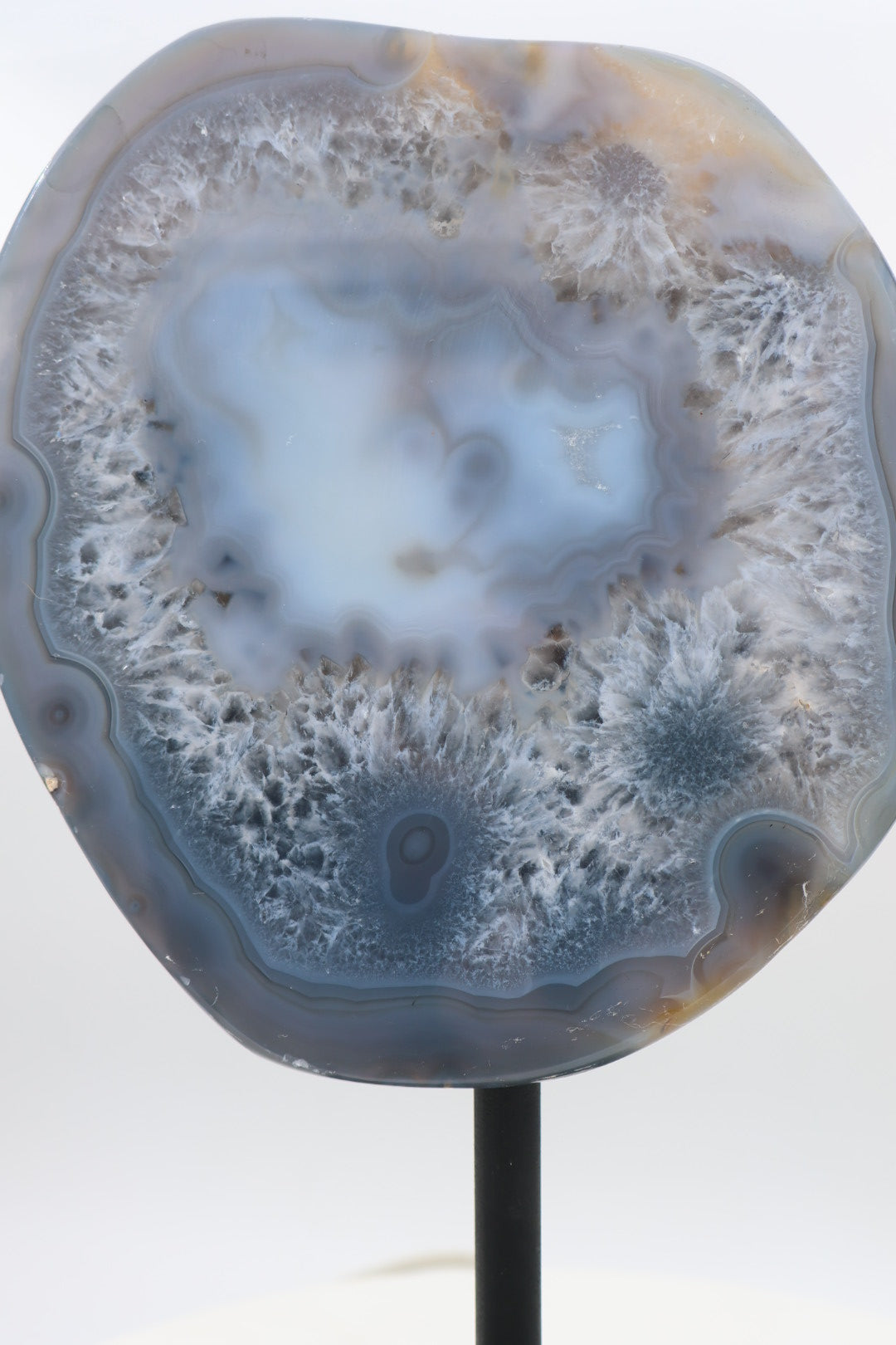 Halve agaat op standaard 1.450 kg