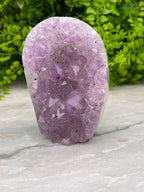 Amethist op Bergkristal by KEY LIME STORE