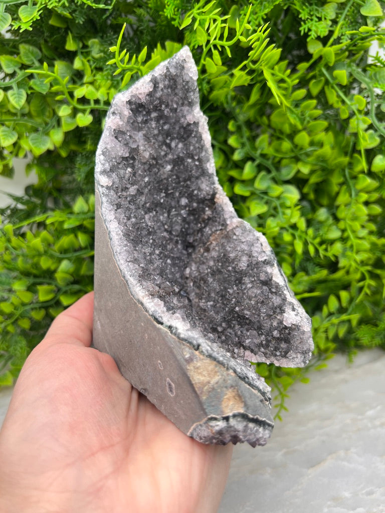 Amethist cluster cut base