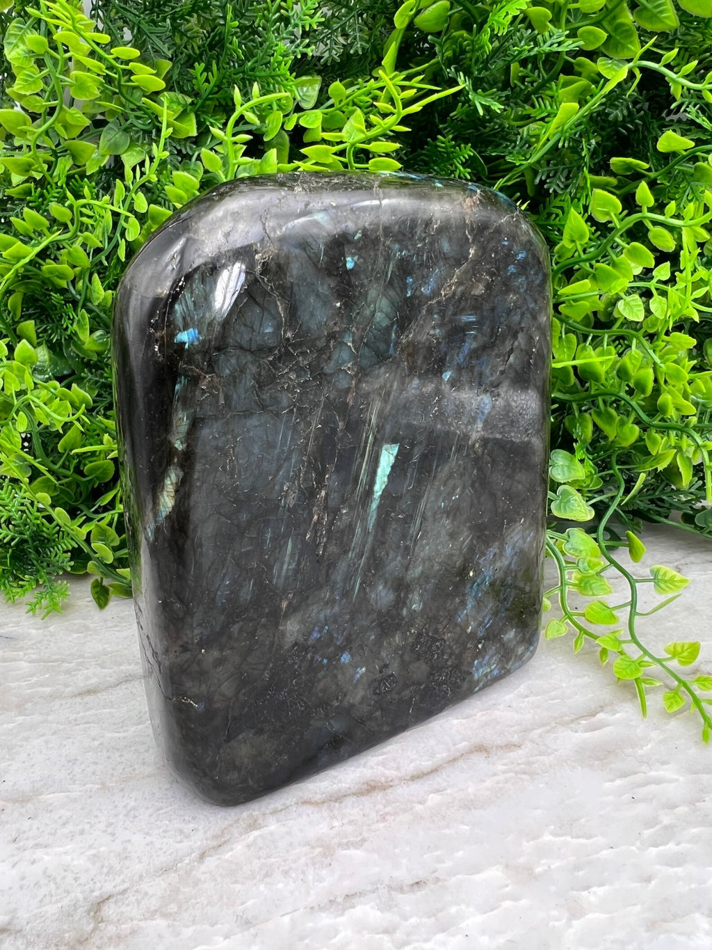 Labradorit-Skulptur (1.516 kg) von KEY LIME STORE
