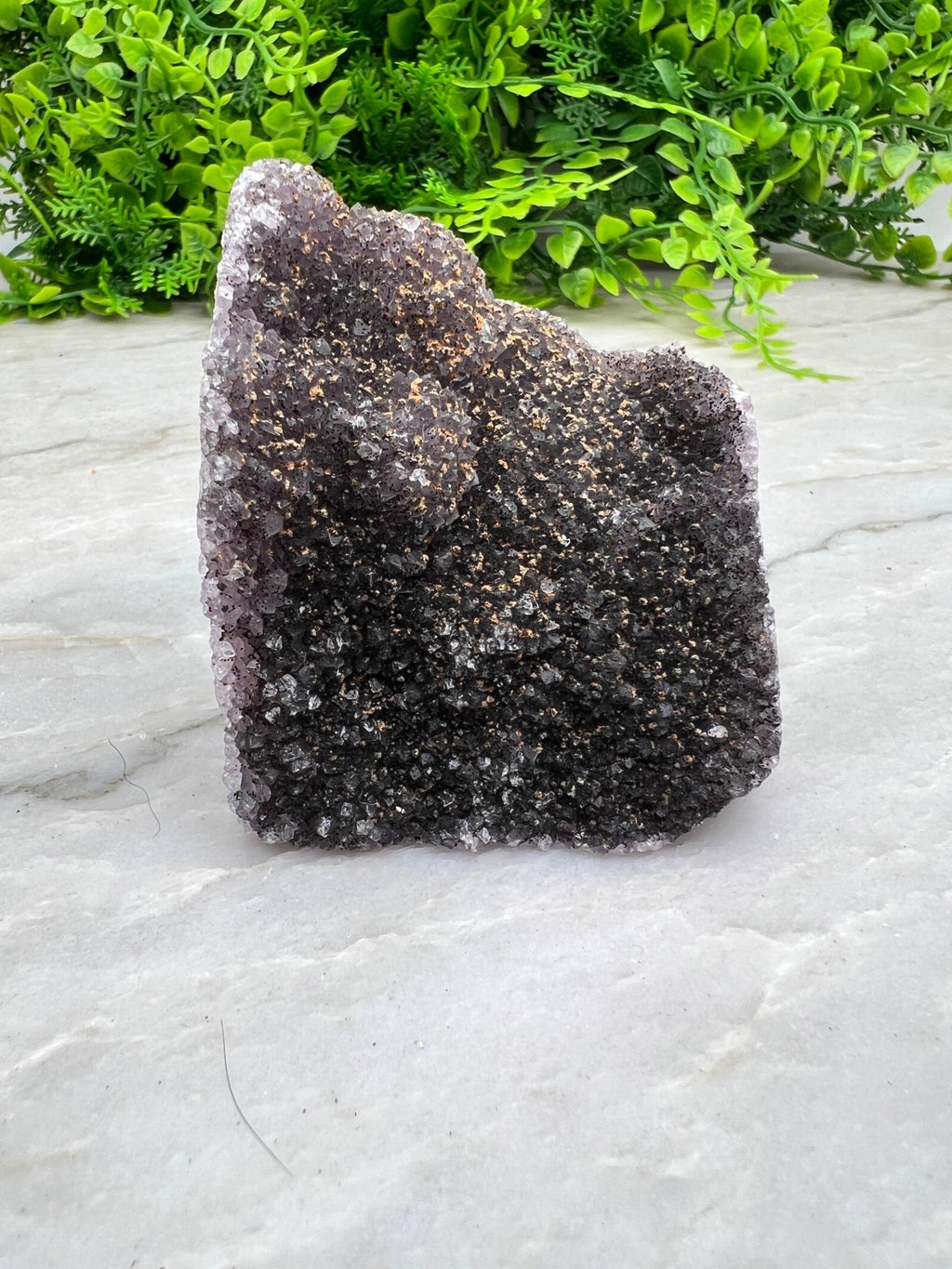 Schwarzer Amethyst-Cluster (7 cm) von KEY LIME STORE