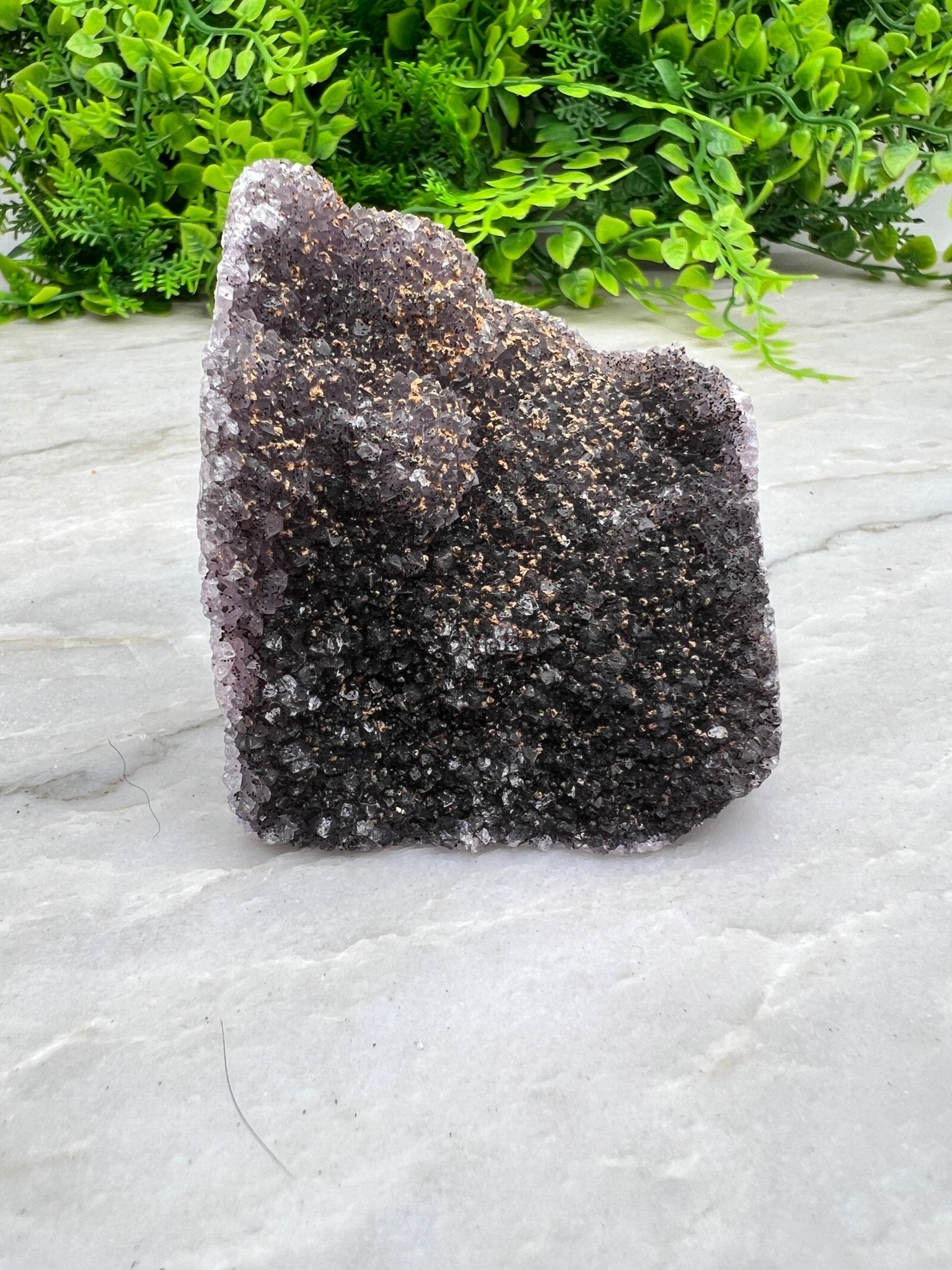 Schwarzer Amethyst-Cluster (7 cm) von KEY LIME STORE