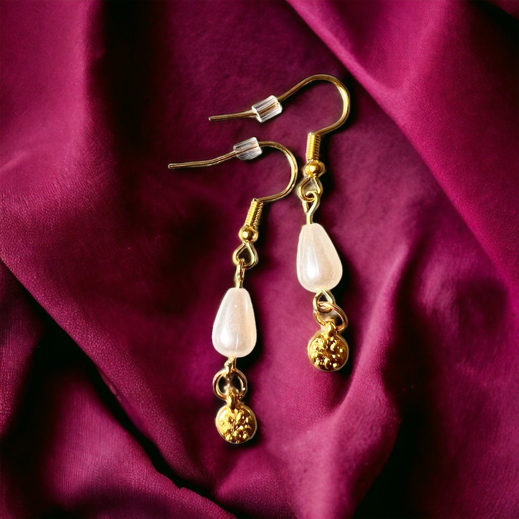 Goldene Perlenohrringe – Länge 4,5 cm