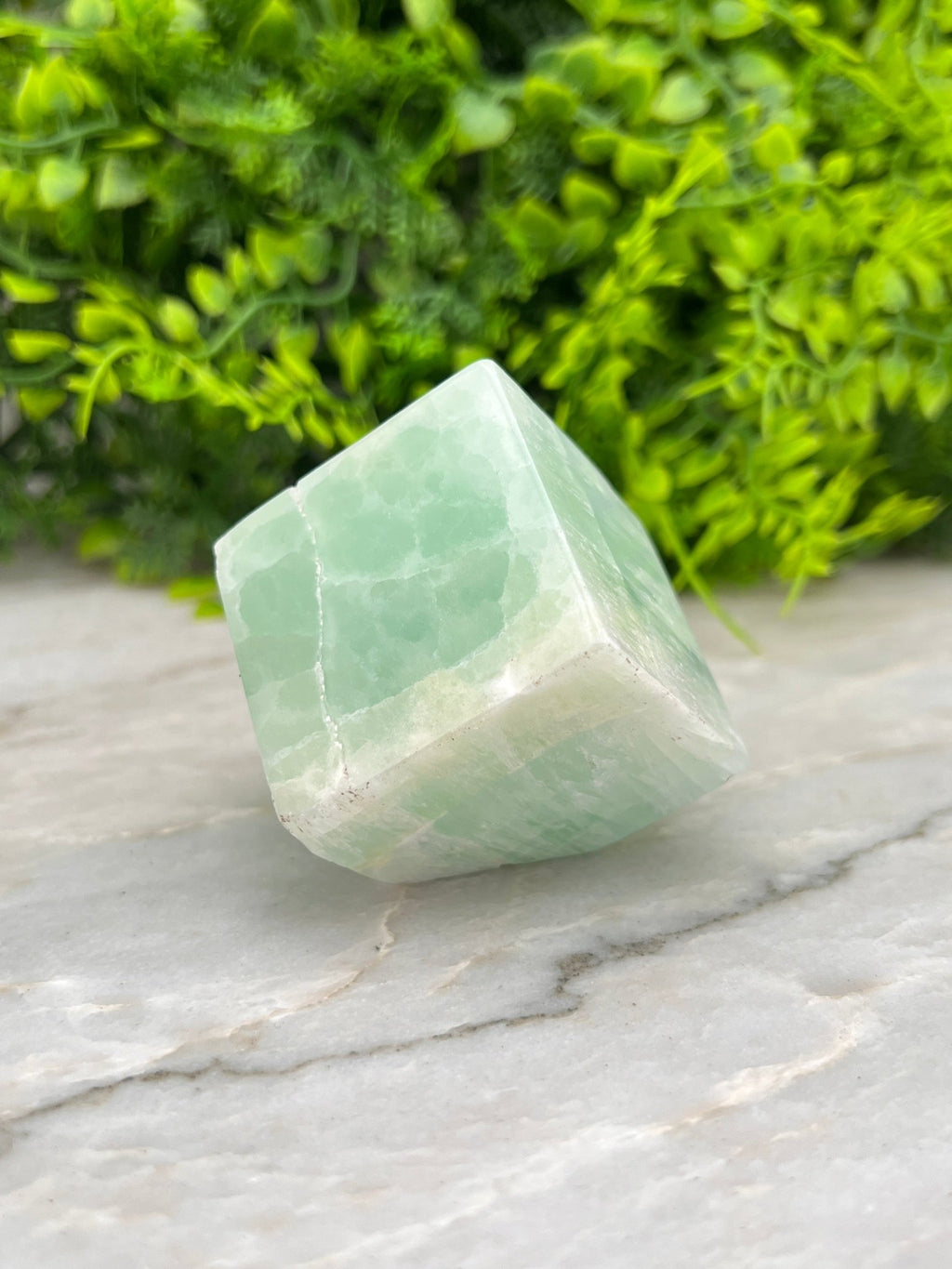 Pistache Calciet kubus cut base by KEY LIME STORE