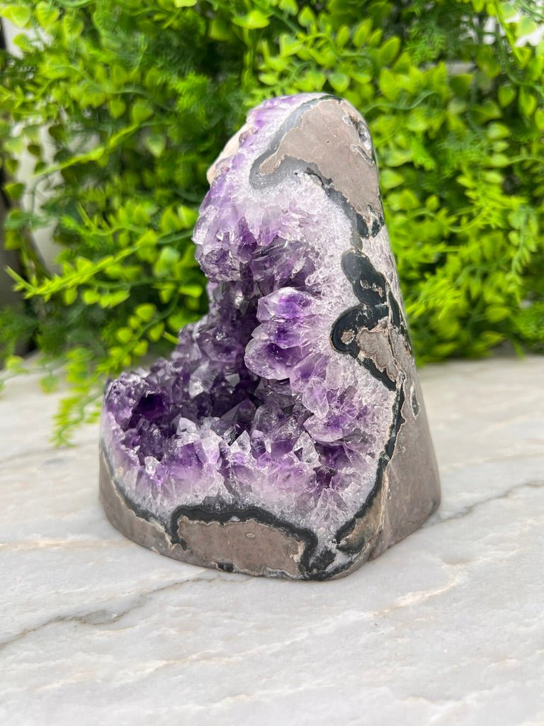 Amethist met Calciet by KEY LIME STORE