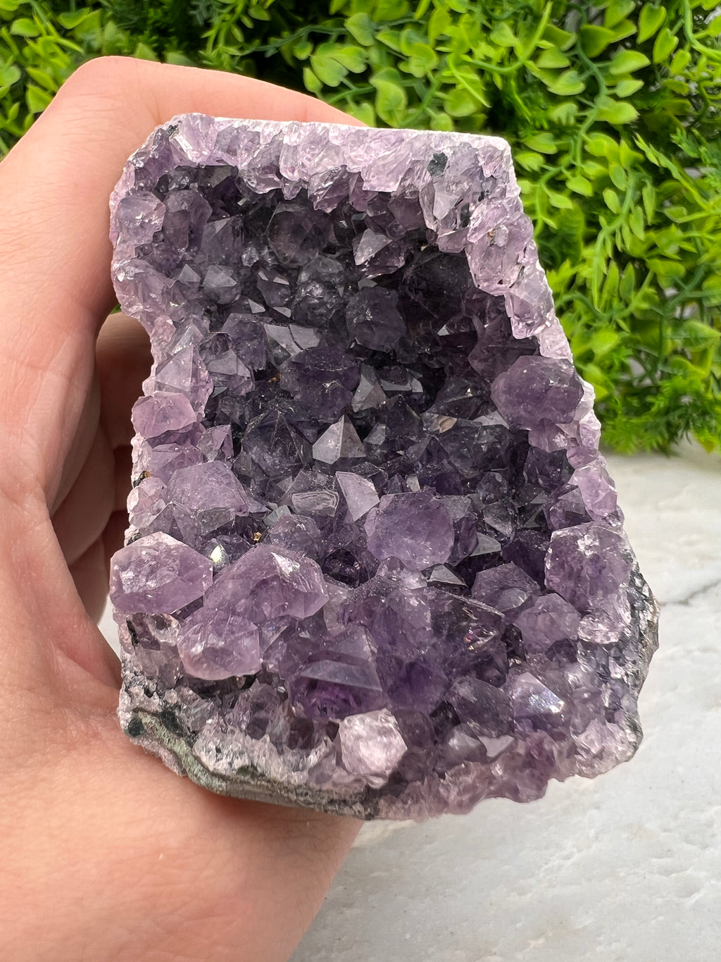 Amethist cluster cut base
