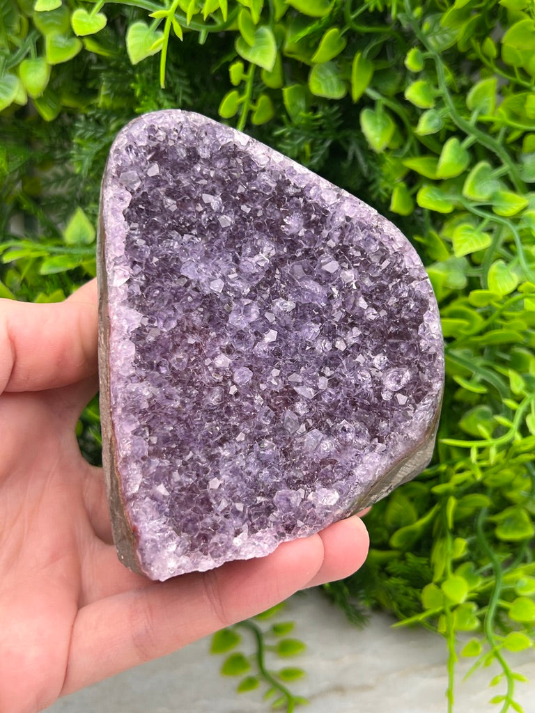 Amethist cluster cut base