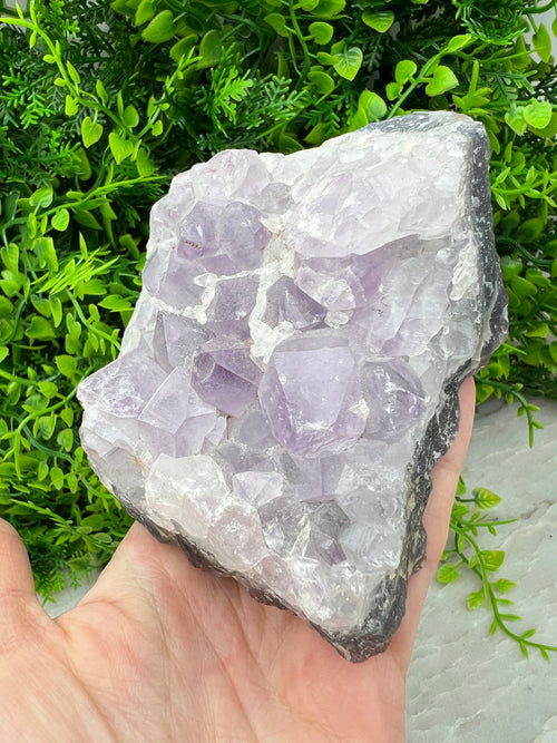 Amethyst-Cluster (644 Gramm) von KEY LIME STORE